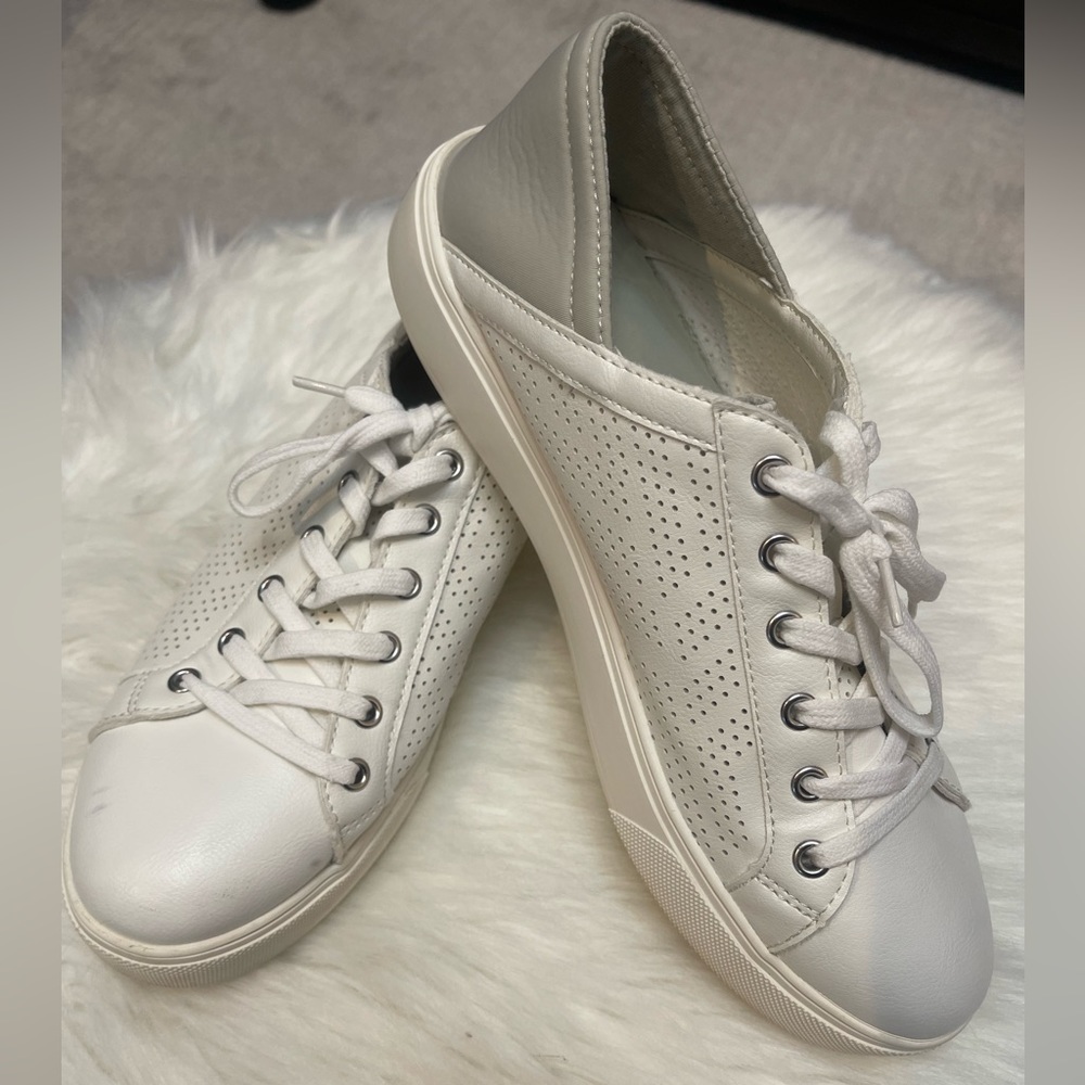 Women’s Aldo white and gray lace up sneakers